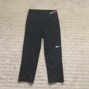 Nike Cropped Leggings Small Black Mesh